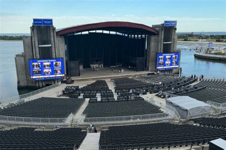 VENUE NEWS: Jones Beach Theater's Mezzanine Repaired … And More!