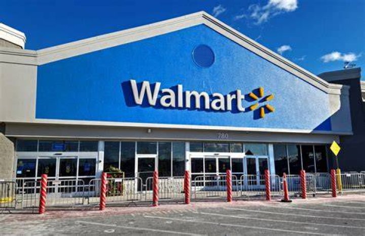 Walmart Worker Shows Off New Security Measures—But Shoppers Threaten to Boycott