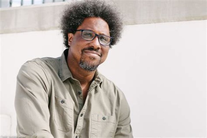 Walter Kamau Bell Net Worth