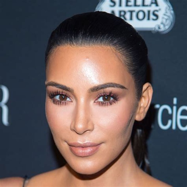 What Makeup Does Kim Kardashian Use?