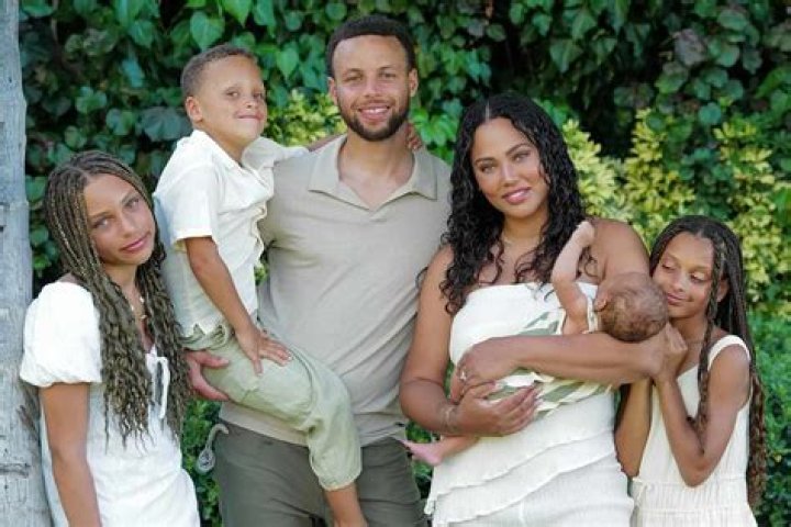 Where Did Stephen Curry Grow Up?