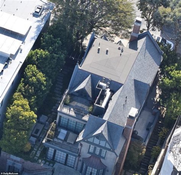 Where Does Mark Zuckerberg Live?