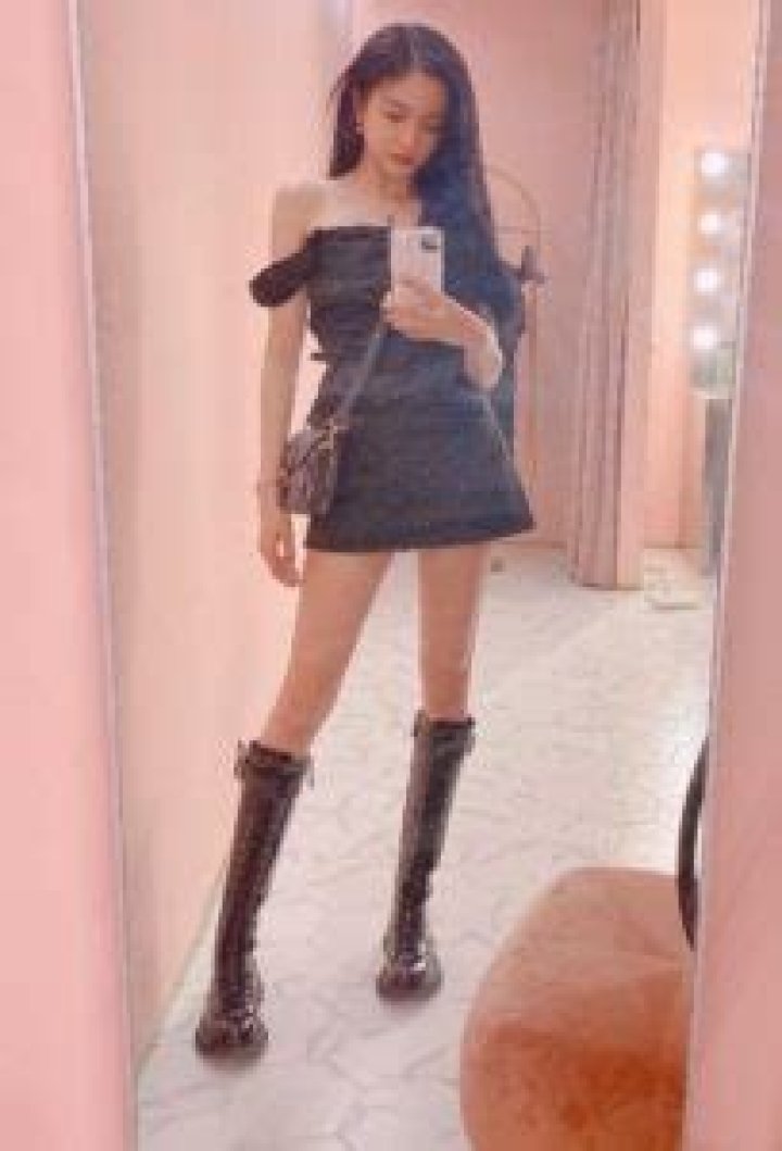 Wu Xuanyi Height, Weight, Age, Boyfriend, Biography, Family, Facts