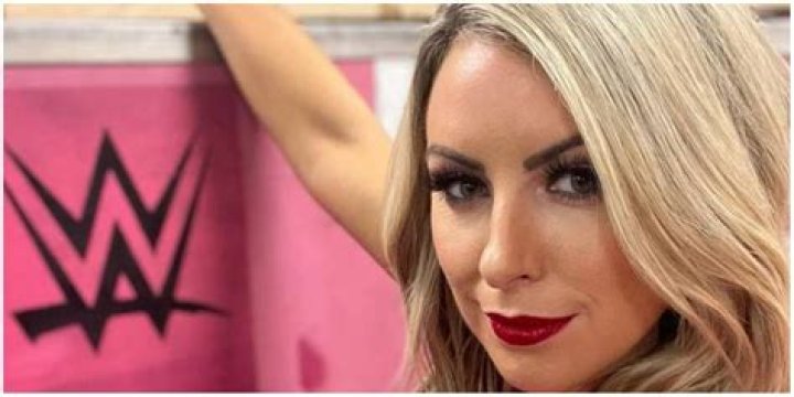 WWE Interviewer Sarah Schreiber's Biography, Age, Family, Husband, Dating, Salary, Earnings